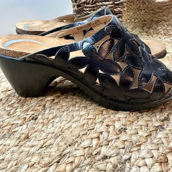 DANSKO Clarissa Daisy Floral Black Leather Slides Heels Sandals EUR 38 (7.5-8) - Picture 2 of 16